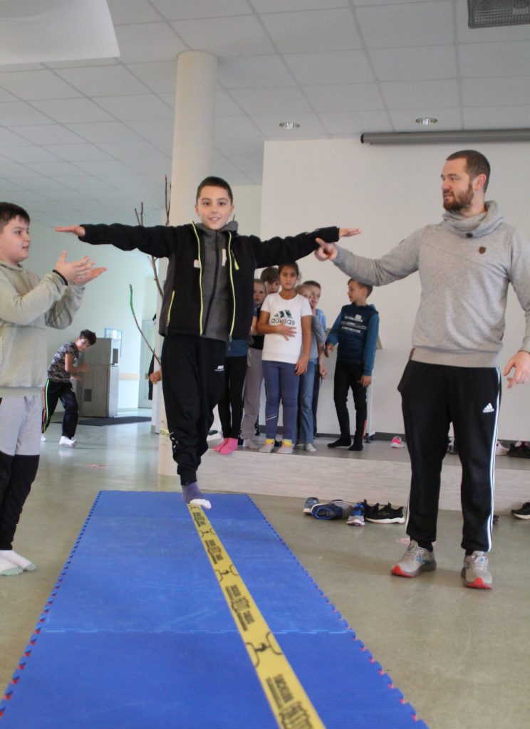 Unsere erste Kooperationsveranstaltung an der FES. FES Grundschüler der 4. Klasse schnuppern in unserem FES-Gymnasium und der FES Realschule.