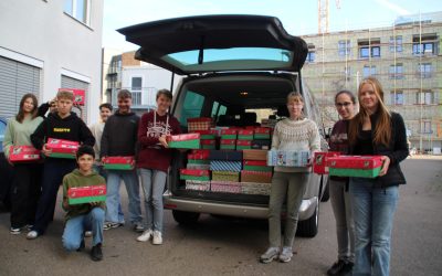 FES-Gymnasium und FES-Realschule: Mitgepackt bei „Weihnachten im Schuhkarton“