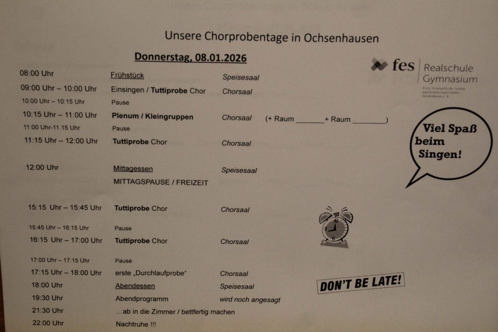 Chorproben zwischen historischen Gemälden und ehrwürdigen Klostertüren: Nachwuchschor der Klassen 5 an FES-Gymnasium und FES-Realschule an der Landesakademie für Musik im Kloster Ochsenhausen