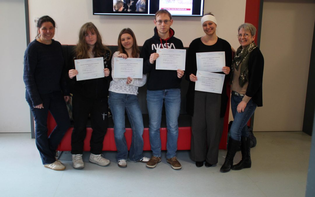 Erfolgreiche DELF-Zertifikate am FES-Gymnasium!