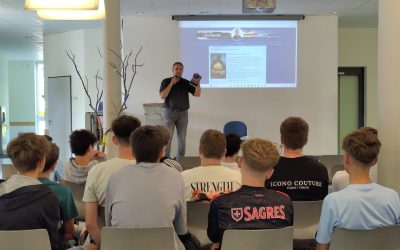 Autorenlesung: Daniel Kowalsky begeistert Schüler mit spannenden Geschichten