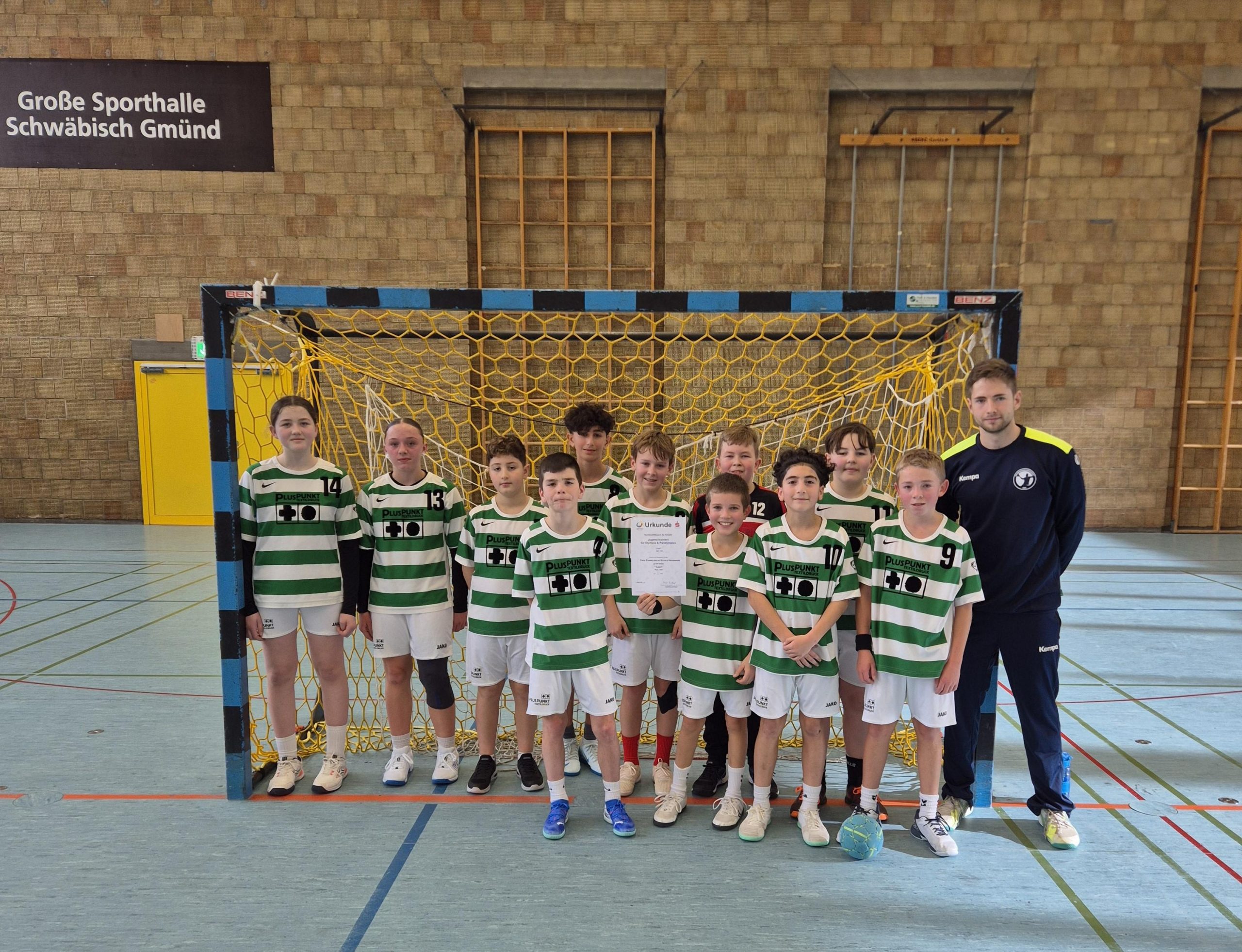 Mannschaft der FES-Realschule und des FES-Gymnasiums erreichen 3.Platz beim diesjährigen Wettbewerb der Handballmannschaften in Schwäbisch Gmünd.